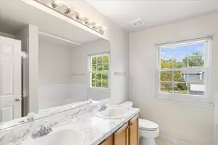 388 E Tall Oaks Ln, Itasca, IL 60143 - Photo 8