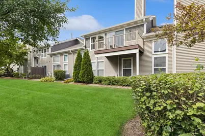 388 E Tall Oaks Lane #388, Itasca, IL 60143 - Photo 2