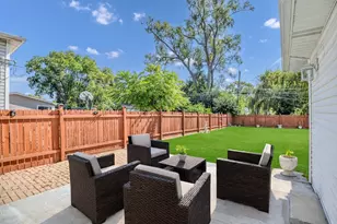 615 Cordial Dr, Des Plaines, IL 60018 - Photo 28