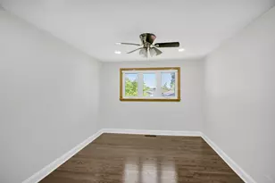 615 Cordial Dr, Des Plaines, IL 60018 - Photo 16