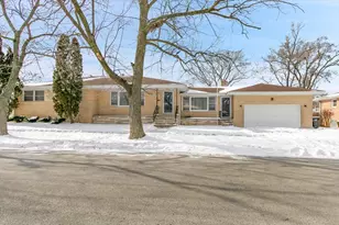 16560 Greenwood Ave, South Holland, IL 60473 - Photo 1