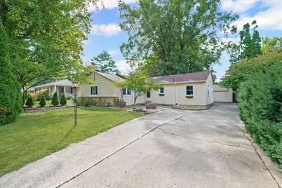 1607 Chevy Chase Drive, Champaign, IL 61821 - Photo 2