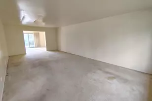 1490 Avignon Ct, Highland Park, IL 60035 - Photo 6