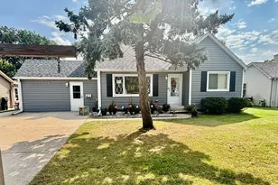 6737 104th Pl, Chicago Ridge, IL 60415 - Photo 2