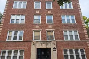 1050 W Dakin St, Chicago, IL 60613 - Photo 1