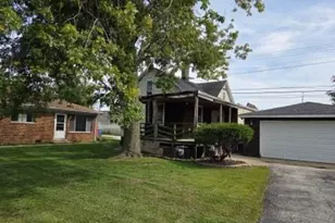 719 Greenbay Ave, Calumet City, IL 60409 - Photo 1