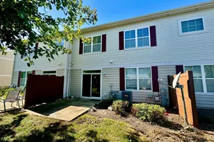 423 Acushnet St, Elgin, IL 60124 - Photo 18