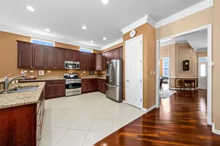 3858 Kingsmill Dr, Elgin, IL 60124 - Photo 6