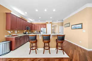 3858 Kingsmill Dr, Elgin, IL 60124 - Photo 8