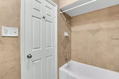 17 S 4th Avenue #B, Saint Charles, IL 60174 - Photo 8