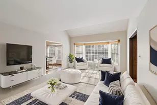 43 Ravenscraig Ln, Inverness, IL 60067 - Photo 4