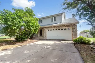 611 Flambeau Ct, Romeoville, IL 60446 - Photo 2