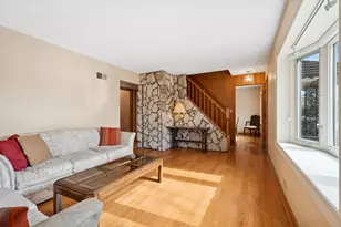 3850 Hull St, Skokie, IL 60076 - Photo 4