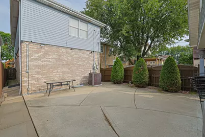 5326 S Nagle Avenue, Chicago, IL 60638 - Photo 2