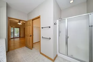 385 Delnor Glen Dr, Saint Charles, IL 60174 - Photo 10