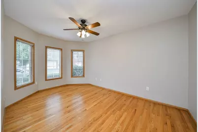 385 Delnor Glen Drive, Saint Charles, IL 60174 - Photo 2