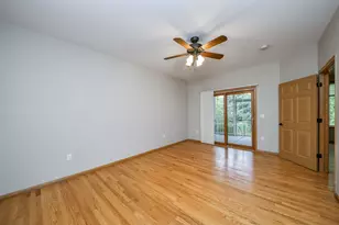 385 Delnor Glen Dr, Saint Charles, IL 60174 - Photo 8