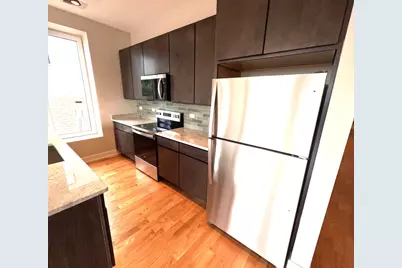 2100 W 18th Place #302, Chicago, IL 60608 - Photo 4