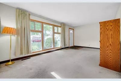 17913 Oakwood Avenue, Lansing, IL 60438 - Photo 6