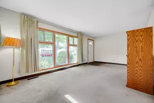 17913 Oakwood Ave, Lansing, IL 60438 - Photo 6