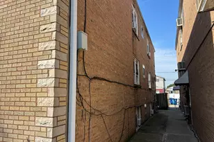 1724 N 19th Ave, Melrose Park, IL 60160 - Photo 4