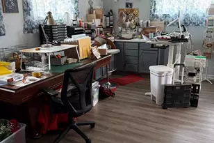 1909 W Laurel St, Freeport, IL 61032 - Photo 6