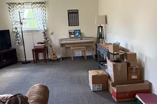 1909 W Laurel St, Freeport, IL 61032 - Photo 22