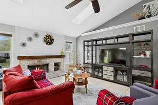 3040 Banbury Ln, Lake in the Hills, IL 60156 - Photo 4