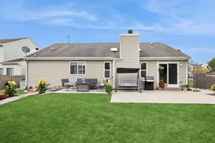 3040 Banbury Ln, Lake in the Hills, IL 60156 - Photo 18