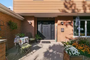 18050 Marlin Ln, Homewood, IL 60430 - Photo 2