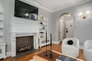 2726 N Pine Grove Ave, Chicago, IL 60614 - Photo 6