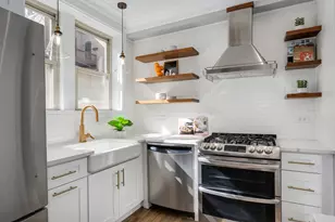 2726 N Pine Grove Ave, Chicago, IL 60614 - Photo 12