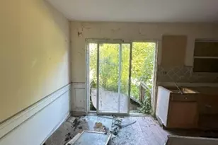 21746 Carol Ave, Sauk Village, IL 60411 - Photo 10