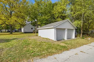 807 N Morris Ave, Bloomington, IL 61701 - Photo 20