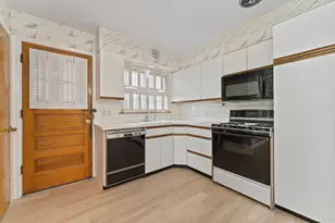 8616 N Oleander Ave, Niles, IL 60714 - Photo 8