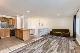 214 Far Hills Dr, Bolingbrook, IL 60440 - Photo 6