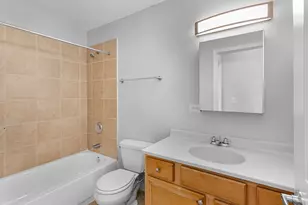 2451 W Howard St, Chicago, IL 60645 - Photo 10