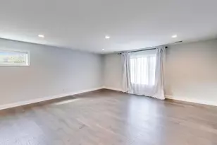 23W160 Woodcroft Dr, Glen Ellyn, IL 60137 - Photo 26