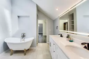 23W160 Woodcroft Dr, Glen Ellyn, IL 60137 - Photo 30