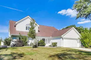 23W160 Woodcroft Dr, Glen Ellyn, IL 60137 - Photo 2