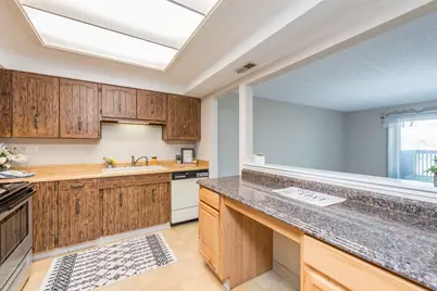 650 Whitney Court #203, Gurnee, IL 60031 - Photo 4