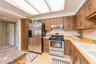 650 Whitney Ct, Gurnee, IL 60031 - Photo 2