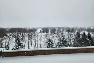 6420 Double Eagle Dr, Woodridge, IL 60517 - Photo 2