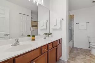 6420 Double Eagle Dr, Woodridge, IL 60517 - Photo 14