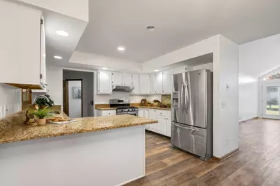 10201 Fox Bluff Lane, Spring Grove, IL 60081 - Photo 6