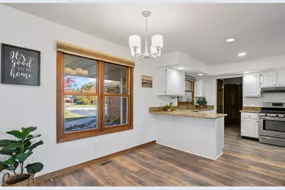 10201 Fox Bluff Lane, Spring Grove, IL 60081 - Photo 8