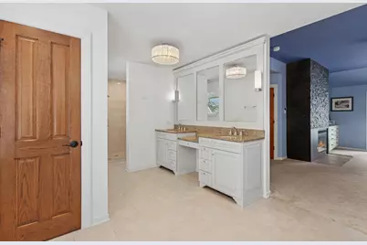 [Address not provided], Glen Ellyn, IL 60137 - Photo 28