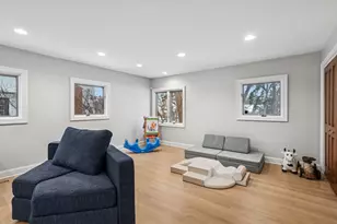 [Address not provided], Glen Ellyn, IL 60137 - Photo 22