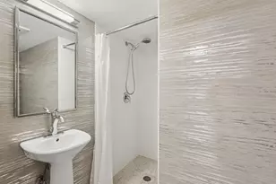 [Address not provided], Glen Ellyn, IL 60137 - Photo 44