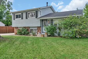 117 Galewood Dr, Bolingbrook, IL 60440 - Photo 2